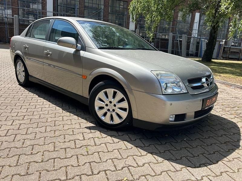 Auster/oyster Gebraucht 2002 Opel Vectra Elegance Limousine | 3.333 € (Etwas zu teuer) - Bild 1/4