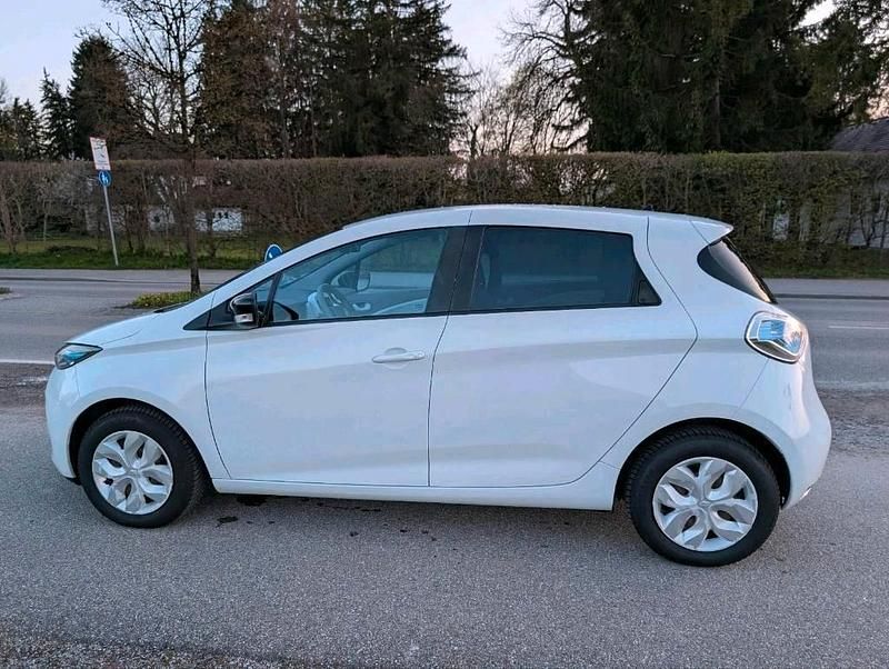 Używany Renault Zoe 42 kW (58 KM) 2016 Biały Hatchback