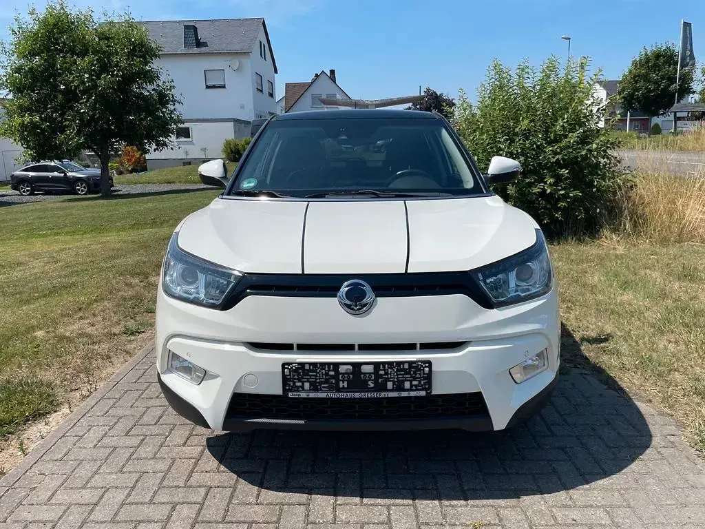 Gebraucht SsangYong Tivoli 128 PS (94 kW) 2018 Weiß SUV