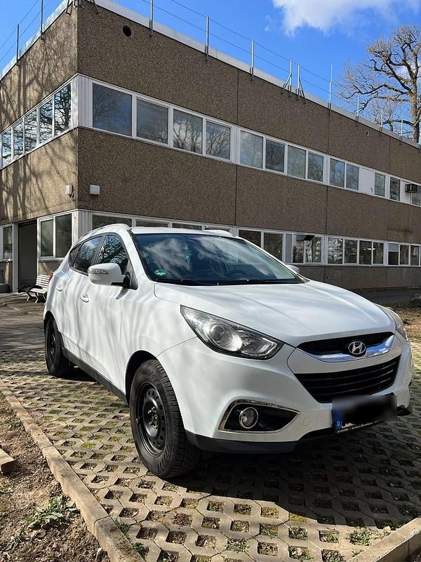 Weiß Gebraucht 2011 Hyundai ix35 SUV | 7.500 € (Fairer Preis) - Bild 1/4