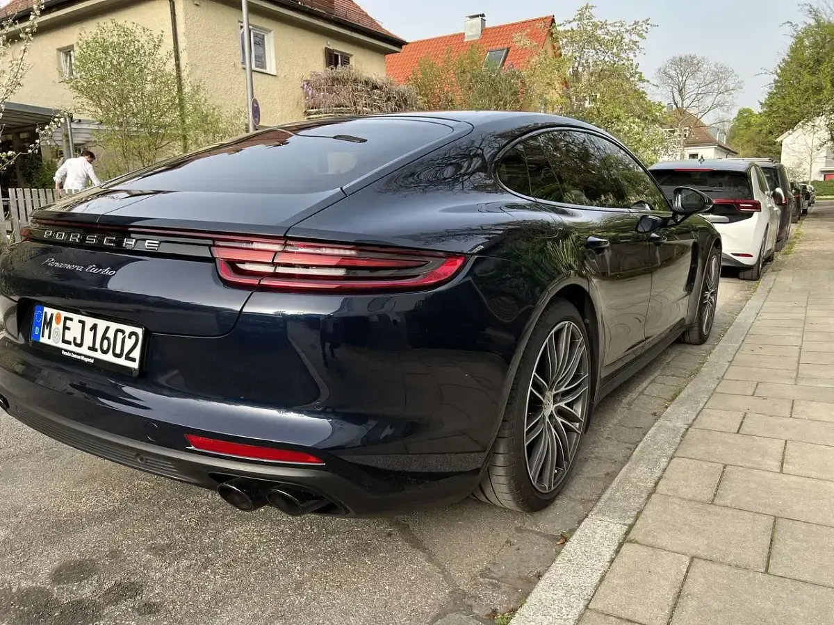 Gebraucht Porsche Panamera Turbo Executive Executive 549 PS (403 kW) 2017 Kleinwagen