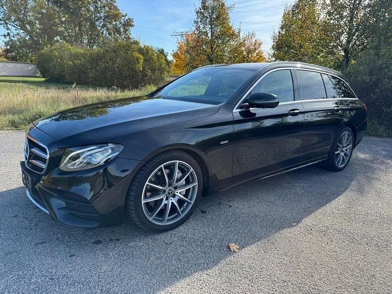 Schwarz Gebraucht 2020 Mercedes E200 AMG Limousine | 22.500 € (Superpreis) - Bild 1/4