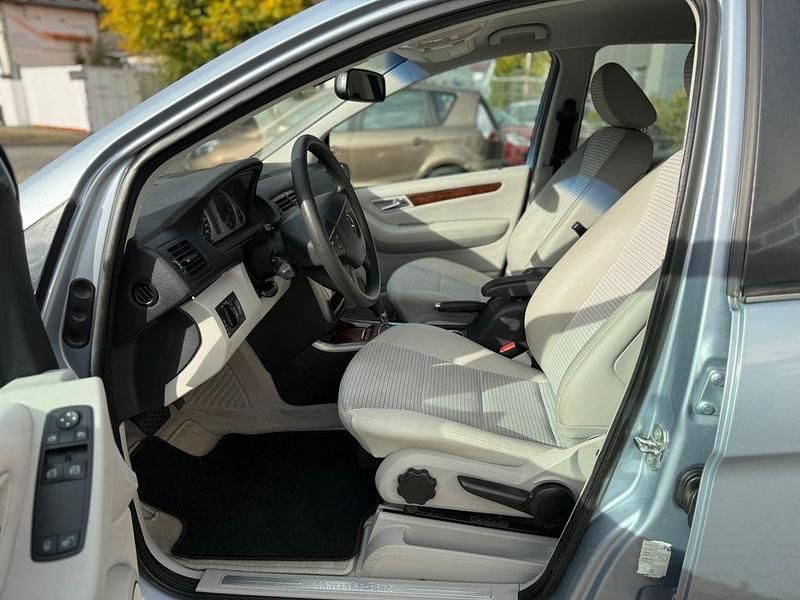 Blau Gebraucht 2006 Mercedes B200 Van / Kleinbus | 5.990 € (Etwas zu teuer) - Bild 1/4