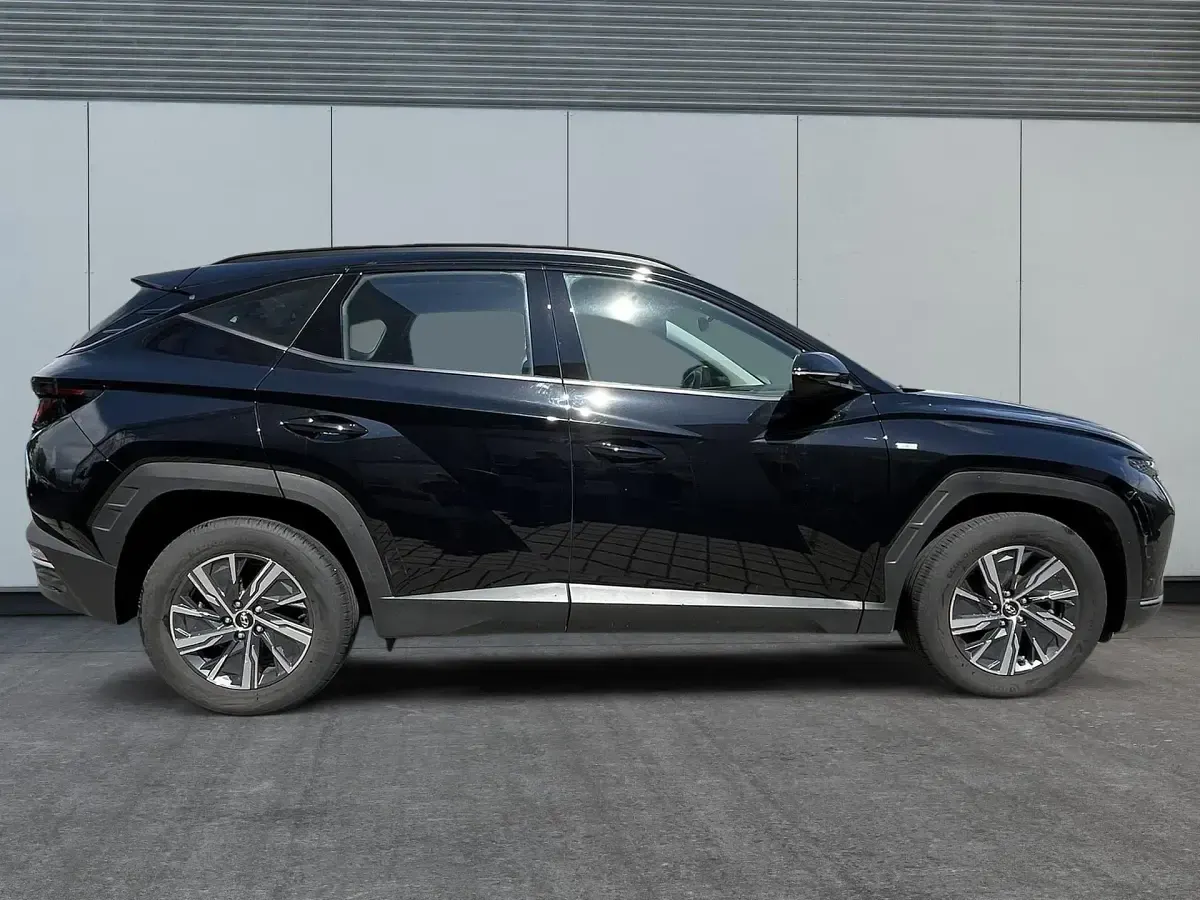 Gebraucht Hyundai Tucson Select 150 PS (110 kW) 2023 Abyss black SUV