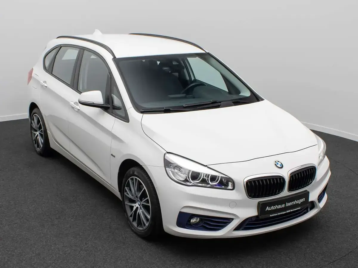 Gebraucht BMW 218 Sport Line 136 PS (100 kW) 2015 Alpinweiã uni300 Van / Kleinbus