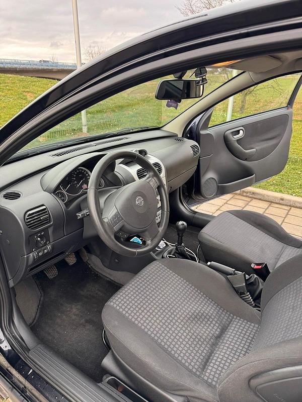 Gebraucht Opel Corsa 80 PS (58 kW) 2005 Weiß Kleinwagen