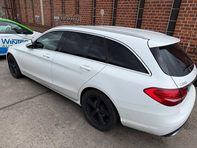 Gebraucht Mercedes C220 170 PS (125 kW) 2015 Weiß Limousine