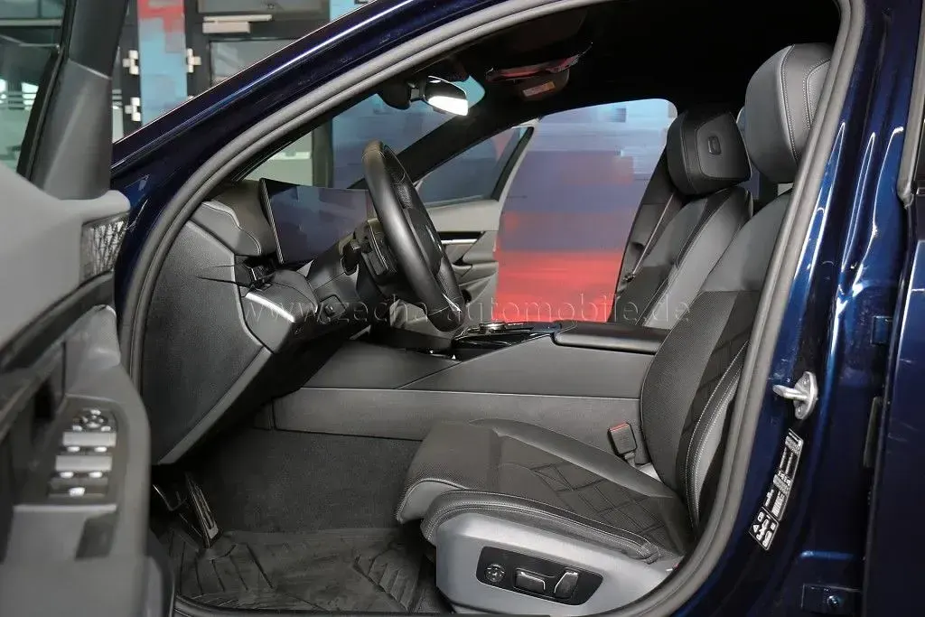 Gebraucht BMW 540 Performance 286 PS (210 kW) 2025 Tansanitblau ii (c3z) Kombi