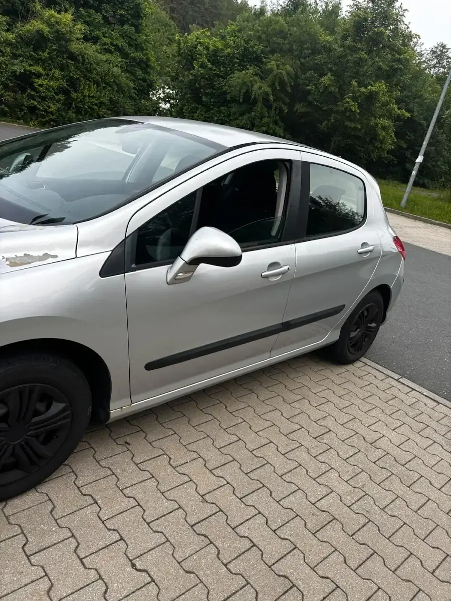 Gebraucht Peugeot 308 120 PS (88 kW) 2008 Silber Kleinwagen