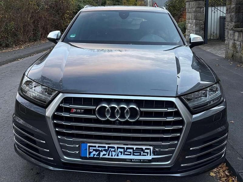 Grau Gebraucht 2018 Audi SQ7 SUV | 41.995 € (Superpreis) - Bild 1/4