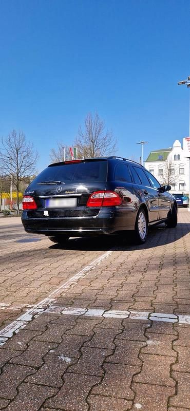 Gebraucht Mercedes E240 177 PS (130 kW) 2004 Schwarz Kombi