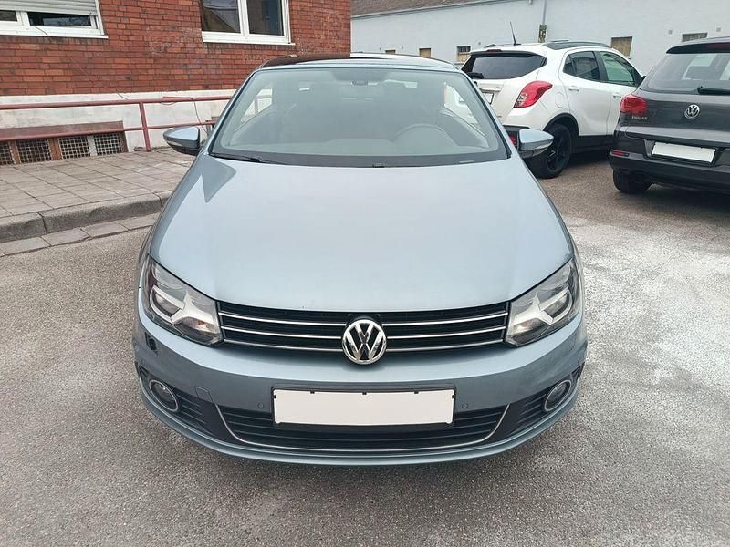 Gebraucht VW Eos Basis 122 PS (89 kW) 2011 Blau Cabrio
