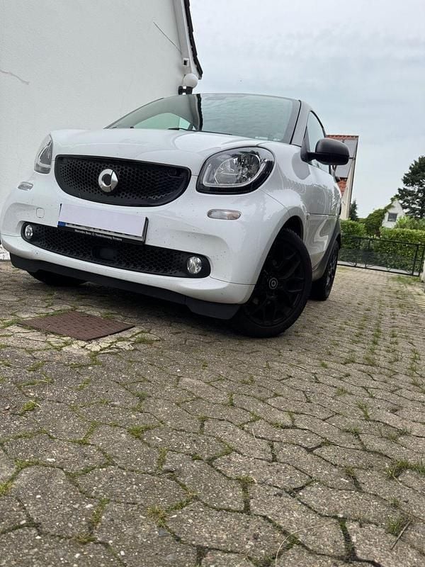 Weiß Gebraucht 2018 Smart ForTwo Coupé Coupé | 13.450 € (Fairer Preis) - Bild 1/4