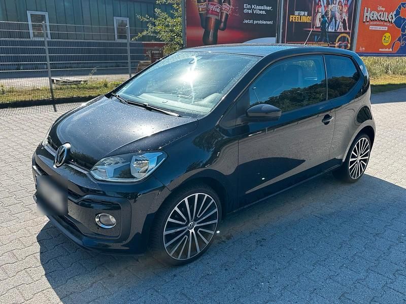 Schwarz Gebraucht 2017 VW up! Highline Kleinwagen | 7.900 € (Teuer) - Bild 1/4