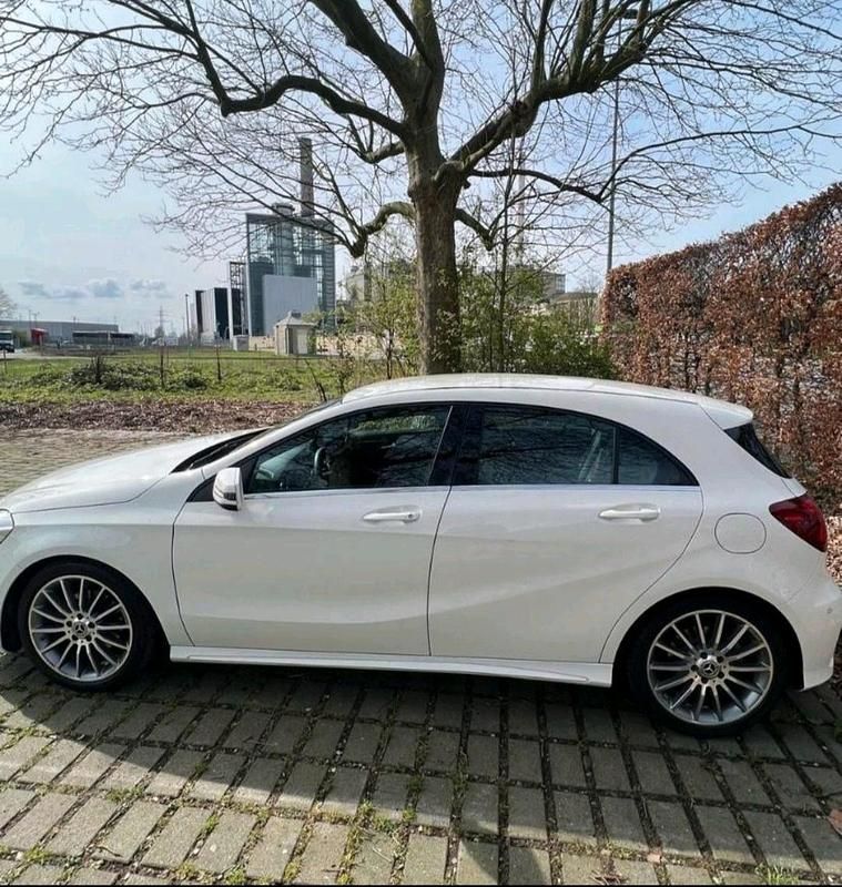 Gebraucht Mercedes A200 AMG line 2017 Weiß Kleinwagen