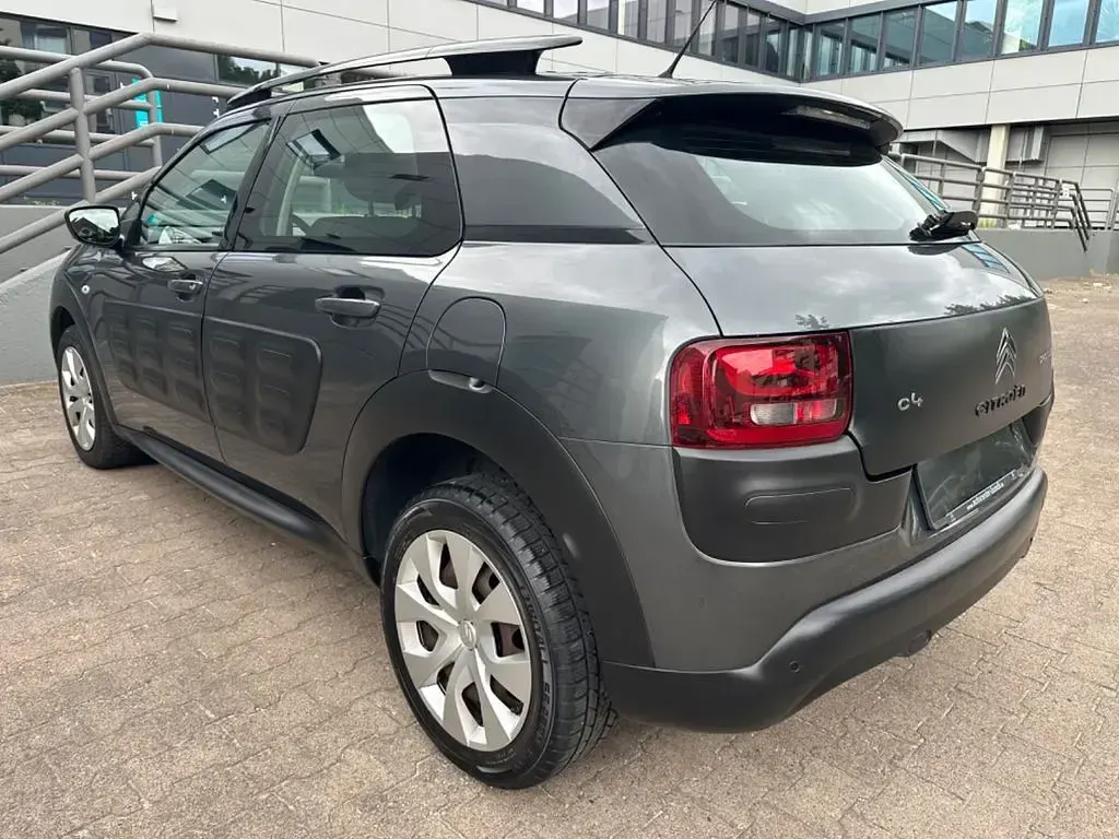 Gebraucht Citroën C4 Feel 99 PS (72 kW) 2017 Grau Limousine