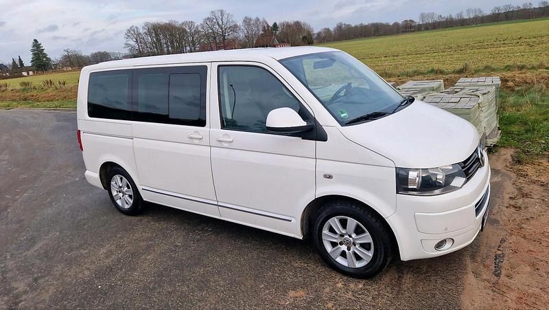 Weiß Gebraucht 2010 VW Multivan Comfortline Van | 14.300 € (Teuer) - Bild 1/4