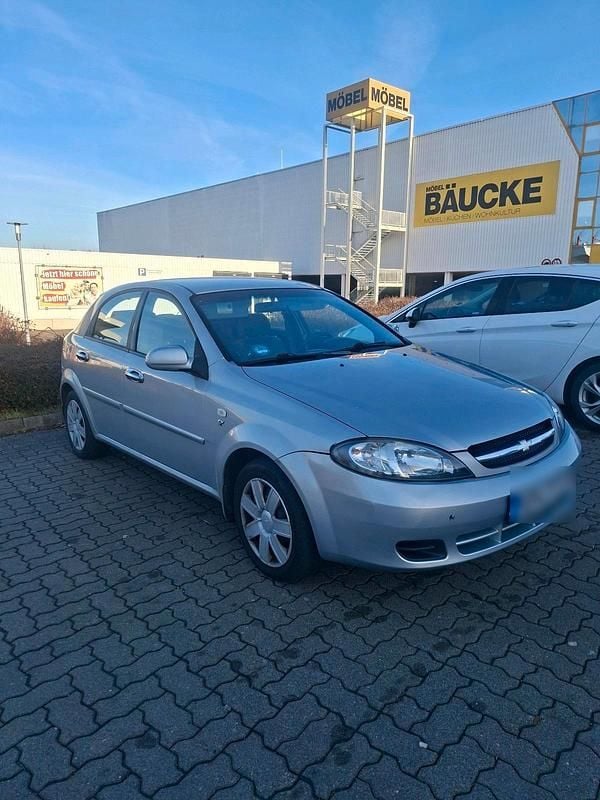 Silber Gebraucht 2006 Chevrolet Lacetti SX Limousine | 900 € (Fairer Preis) - Bild 1/4