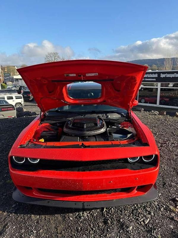 Gebraucht Dodge Challenger 377 PS (277 kW) 2016 Rot Coupé