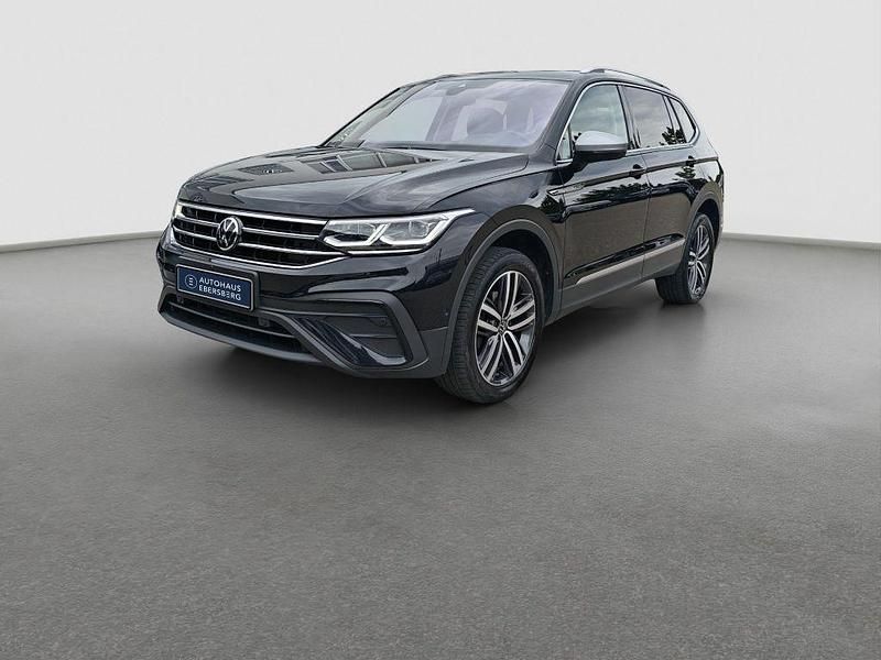 Schwarz Gebraucht 2022 VW Tiguan Allspace Business SUV | 30.400 € (Etwas zu teuer) - Bild 1/4