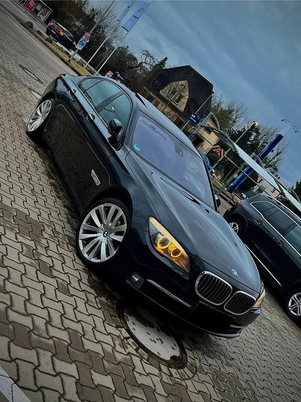 Gebraucht BMW 740L Comfort Edition 313 PS (230 kW) 2012 Schwarz Limousine