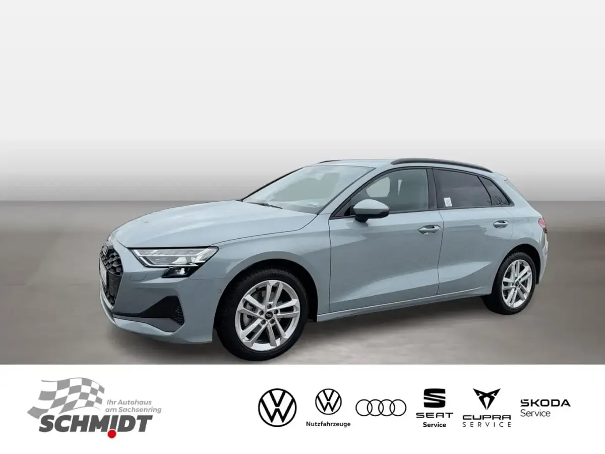 Gebraucht Audi A3 Ambiente 116 PS (85 kW) 2025 Pfeilgrau perleffekt Limousine