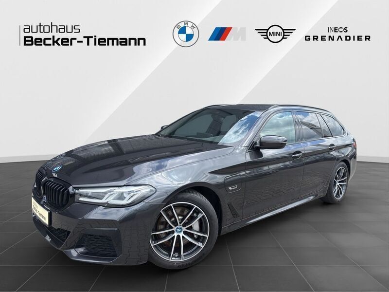 Sophistograu brillanteffekt Gebraucht 2022 BMW 530e M Sport Kombi | 39.985 € (Fairer Preis) - Bild 1/4