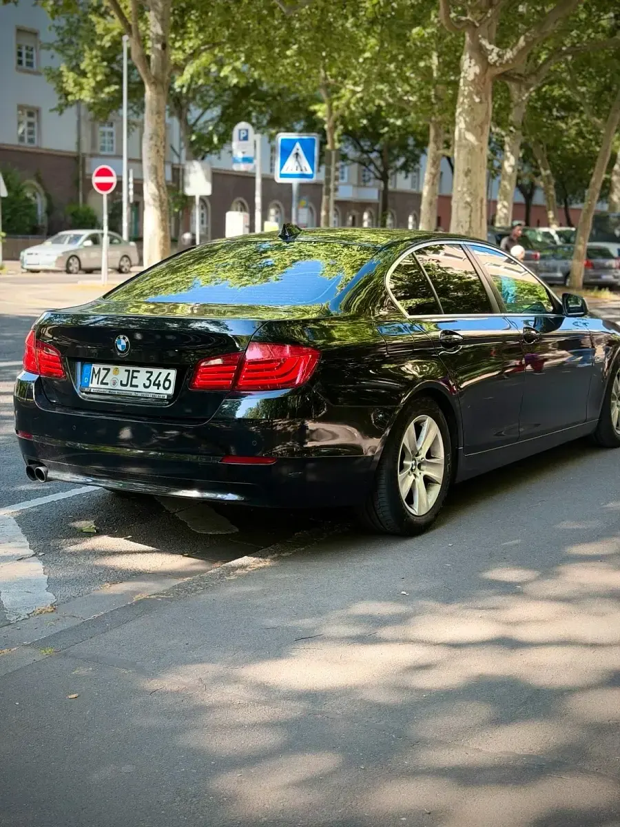 Gebraucht BMW 525 204 PS (150 kW) 2011 Schwarz Limousine