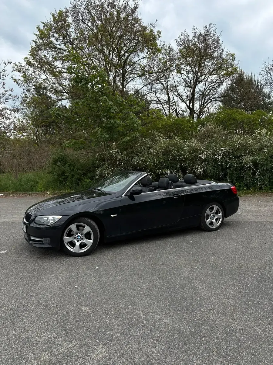 Gebraucht BMW 318 Cabriolet Exclusive 143 PS (105 kW) 2012 Schwarz Cabrio