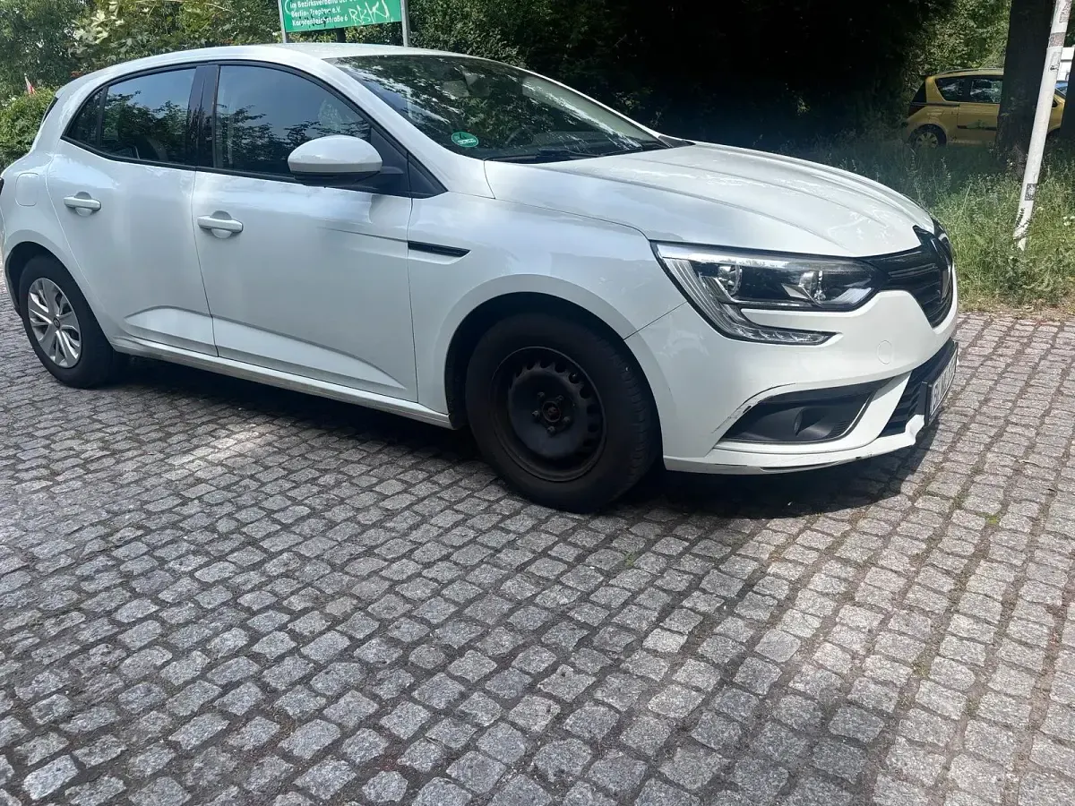 Gebraucht Renault Mégane 110 PS (80 kW) 2018 Weiß Kleinwagen