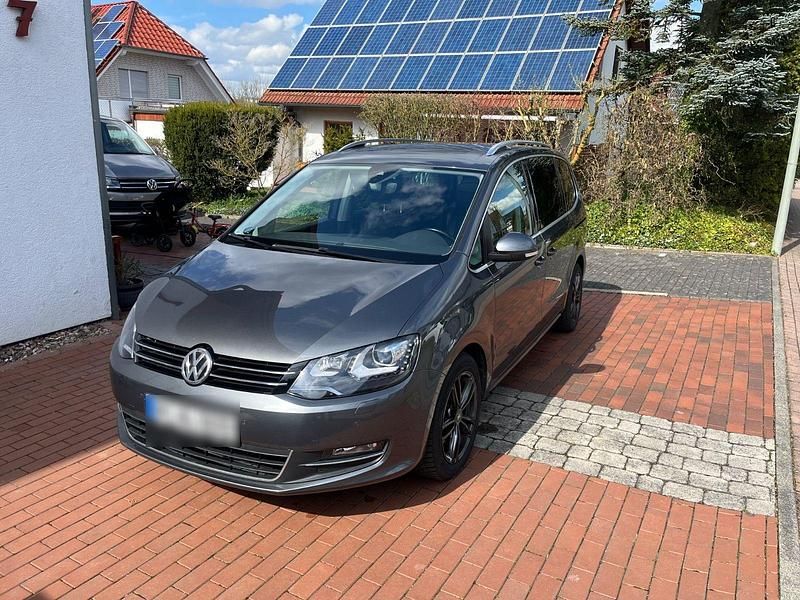 Gebraucht VW Sharan Highline 184 PS (135 kW) 2016 Grau Van / Kleinbus