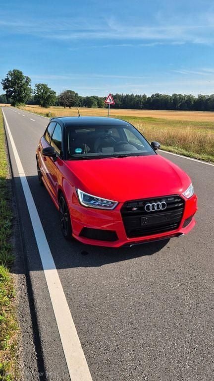 Rot Gebraucht 2016 Audi S1 Sportback Ambiente Kleinwagen | 21.990 € (Superpreis) - Bild 1/4