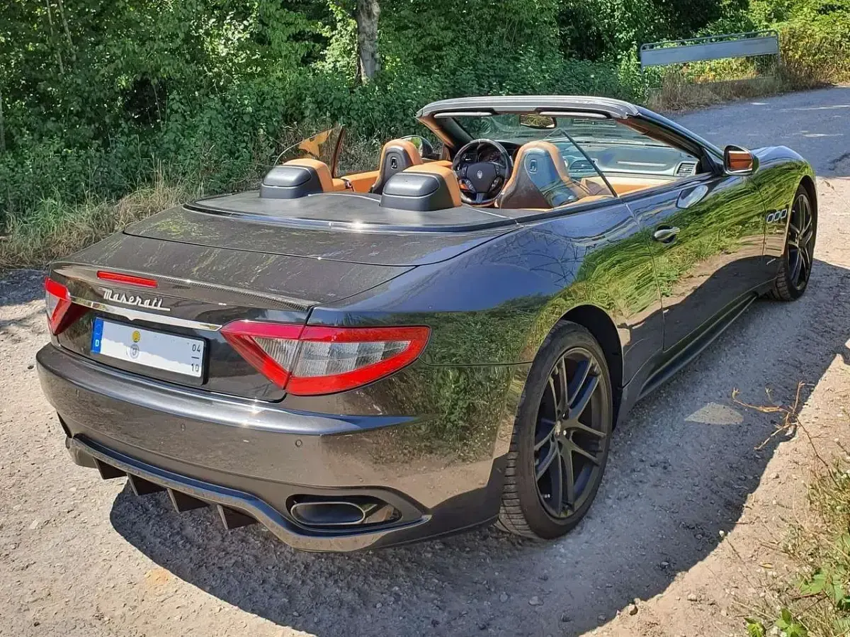 Gebraucht Maserati GranCabrio 460 PS (338 kW) 2015 Grau Cabrio