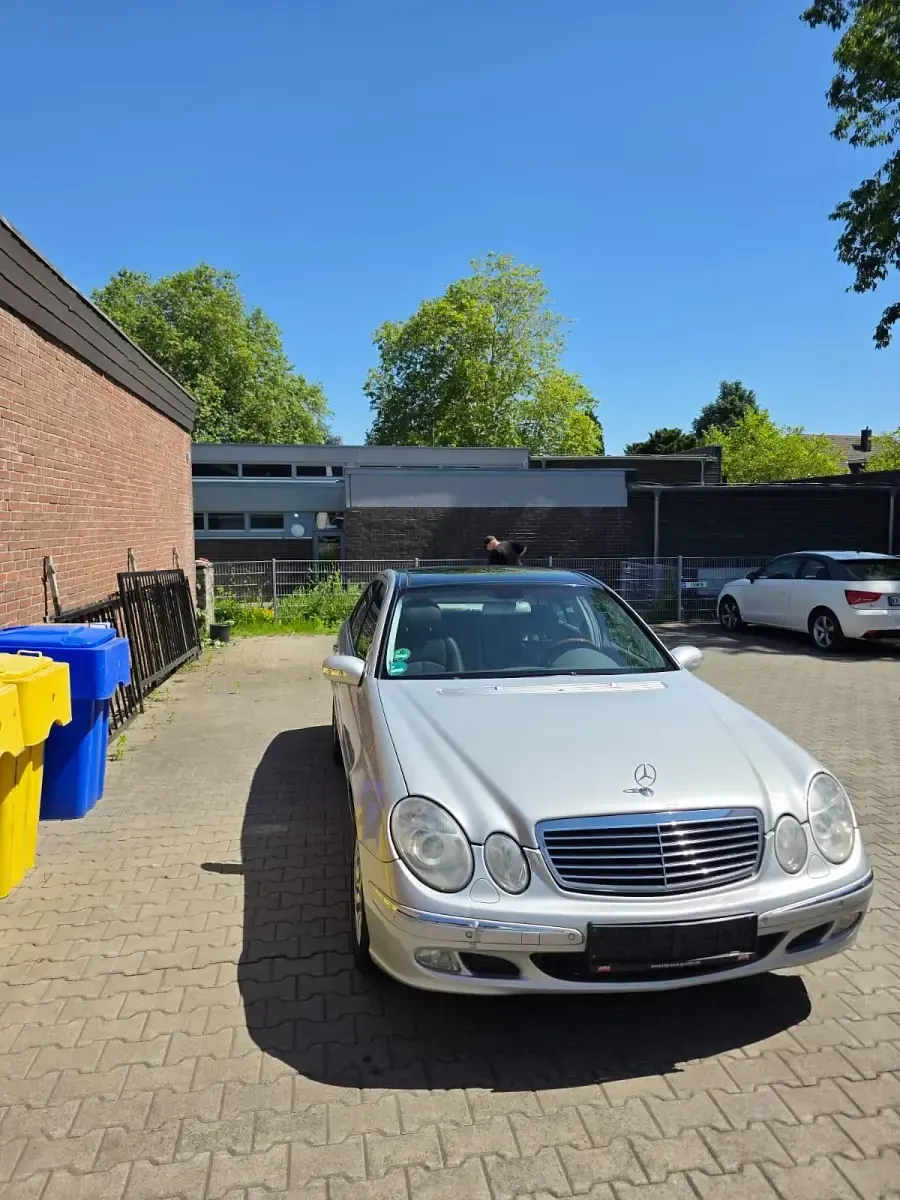 Gebraucht Mercedes E280 177 PS (130 kW) 2004 Silber Limousine