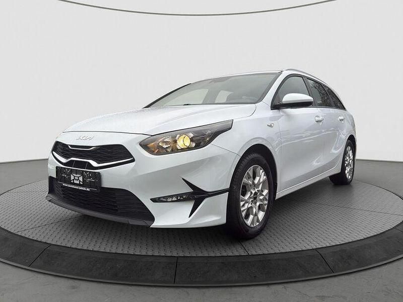 Gebraucht Kia Ceed 160 PS (117 kW) 2022 Weiß Kleinwagen