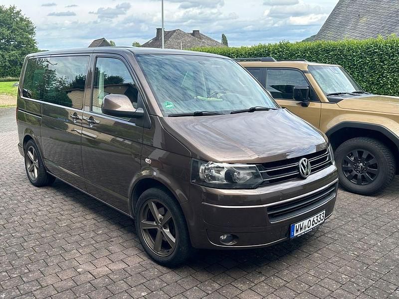 Braun Gebraucht 2013 VW Multivan Van | 16.990 € (Fairer Preis) - Bild 1/4