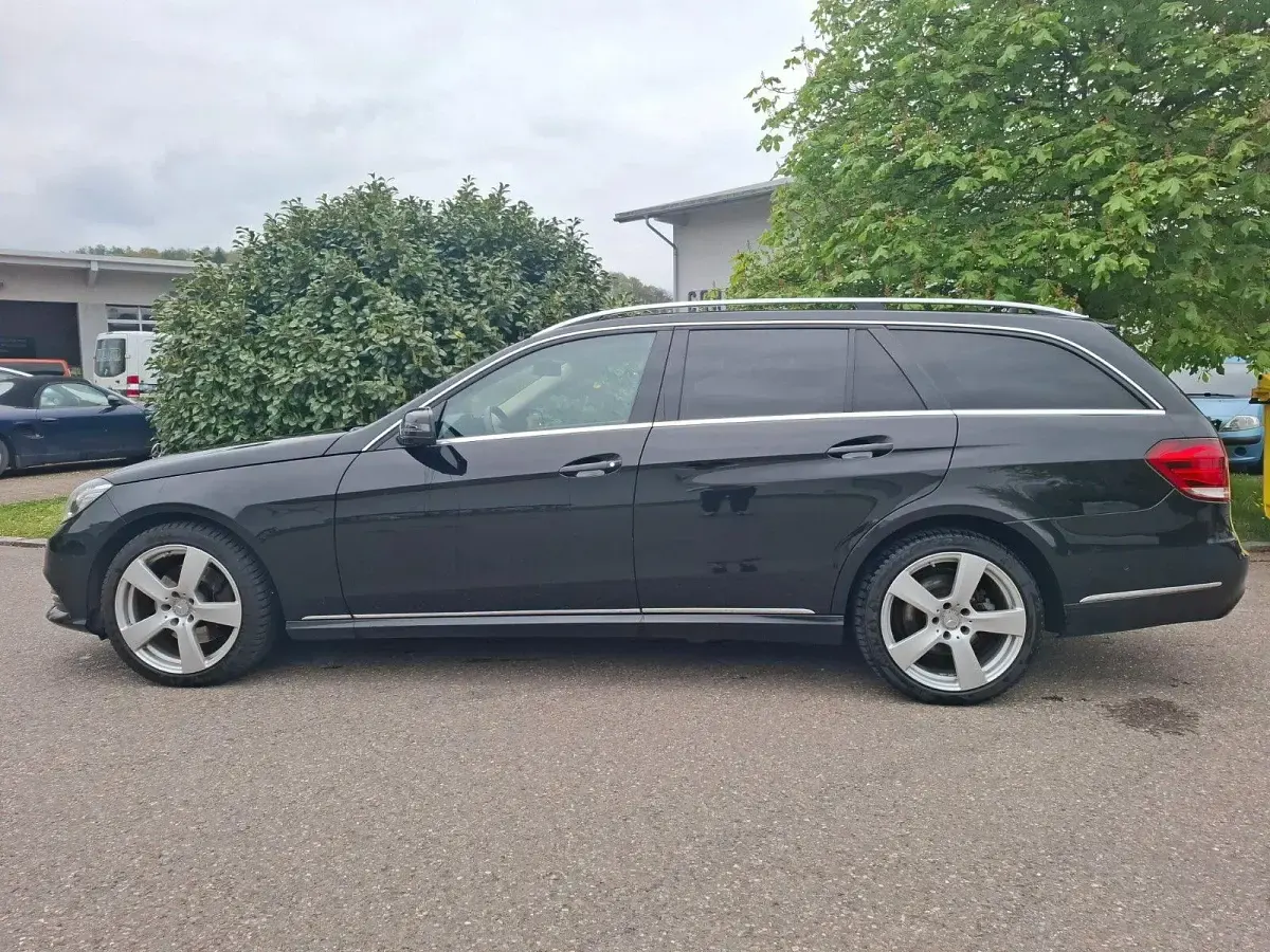 Gebraucht Mercedes E350 252 PS (185 kW) 2013 Schwarz Kombi