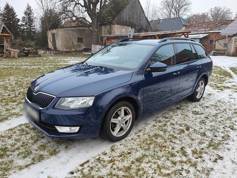 Gebraucht Skoda Octavia 150 PS (110 kW) 2015 Blau Kleinwagen