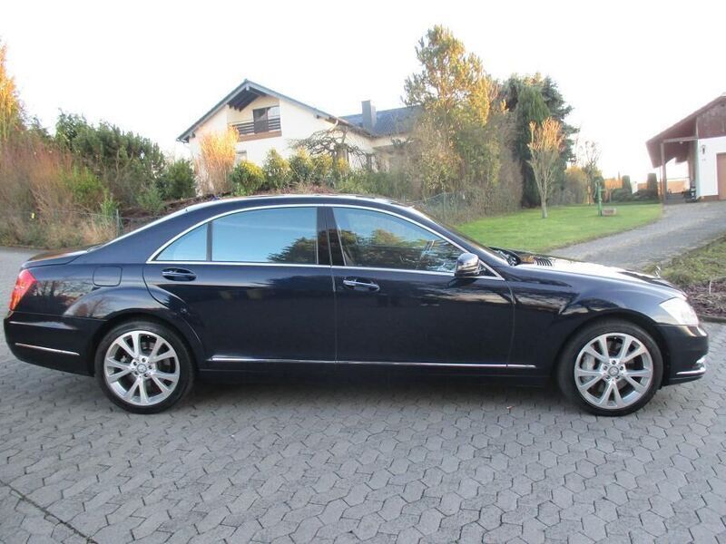 Gebraucht Mercedes S500L 435 PS (319 kW) 2013 Blau metallic Limousine