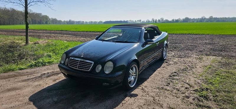 Schwarz Gebraucht 2003 Mercedes CLK230 Cabrio | 3.000 € (Superpreis) - Bild 1/4