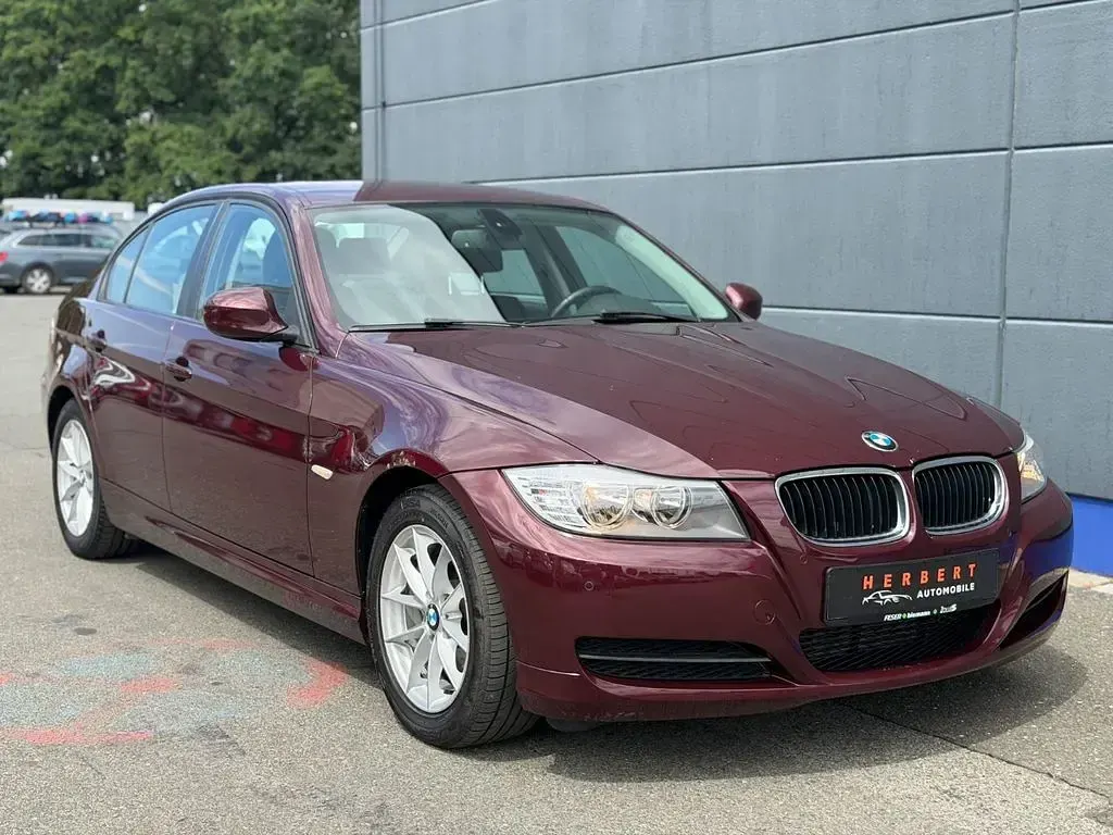 Gebraucht BMW 316 Comfort Edition 116 PS (85 kW) 2011 Rot Limousine
