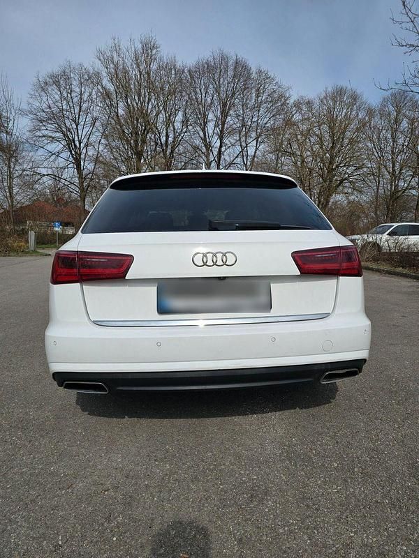 Gebraucht Audi A6 Ambiente 218 PS (160 kW) 2015 Weiß Kombi