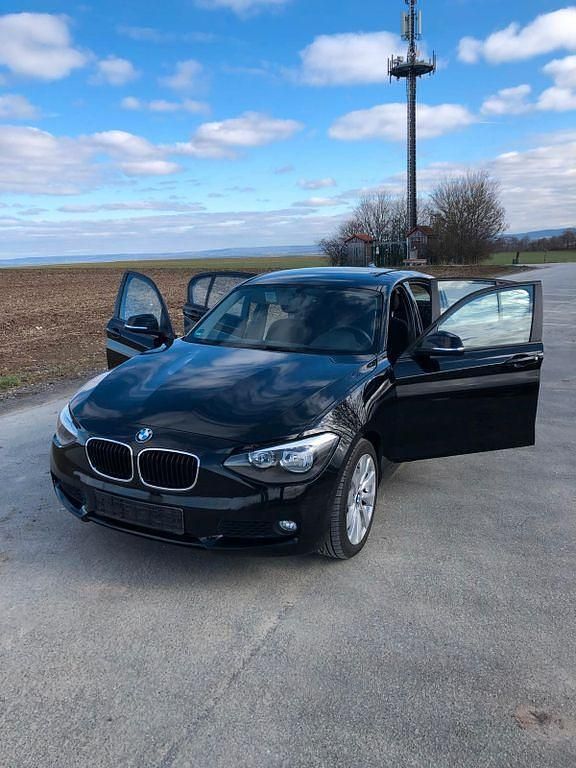 Gebraucht BMW 114 102 PS (75 kW) 2013 Schwarz Kleinwagen