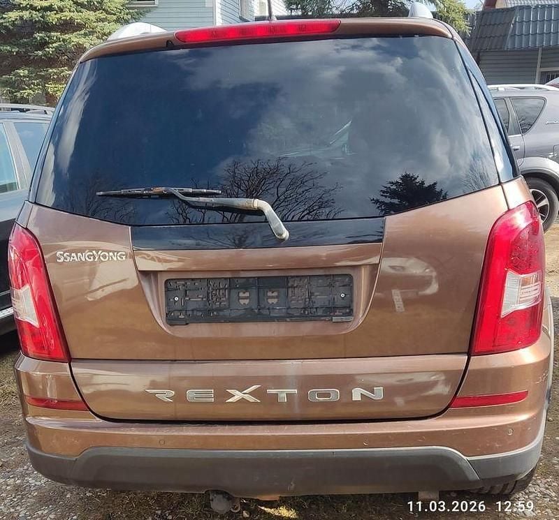 Gebraucht Ssangyong (KGM) Rexton Crystal 155 PS (114 kW) 2015 Braun SUV