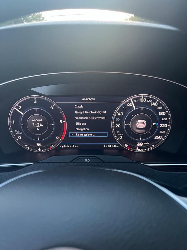 Grau Gebraucht 2017 VW Passat Kombi | 15.150 € (Superpreis) - Bild 1/4