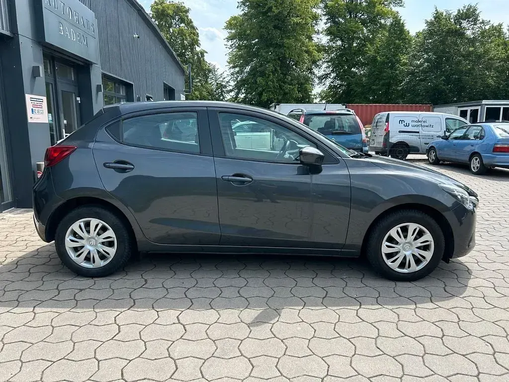 Gebraucht Mazda 2 Center-Line 75 PS (55 kW) 2017 Grau Limousine