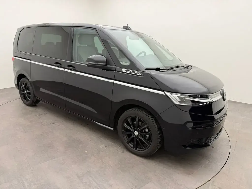 Gebraucht VW Multivan Style 150 PS (110 kW) 2025 Schwarz Van / Kleinbus