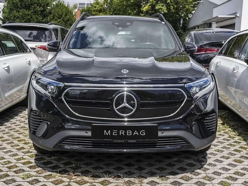 Gebraucht Mercedes EQB300 Progressive 228 kW (310 PS) 2022 Nachtschwarz SUV