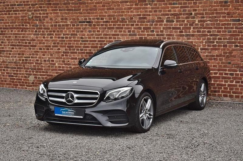 Schwarz Gebraucht 2017 Mercedes E220 AMG Limousine | 18.990 € (Superpreis) - Bild 1/4