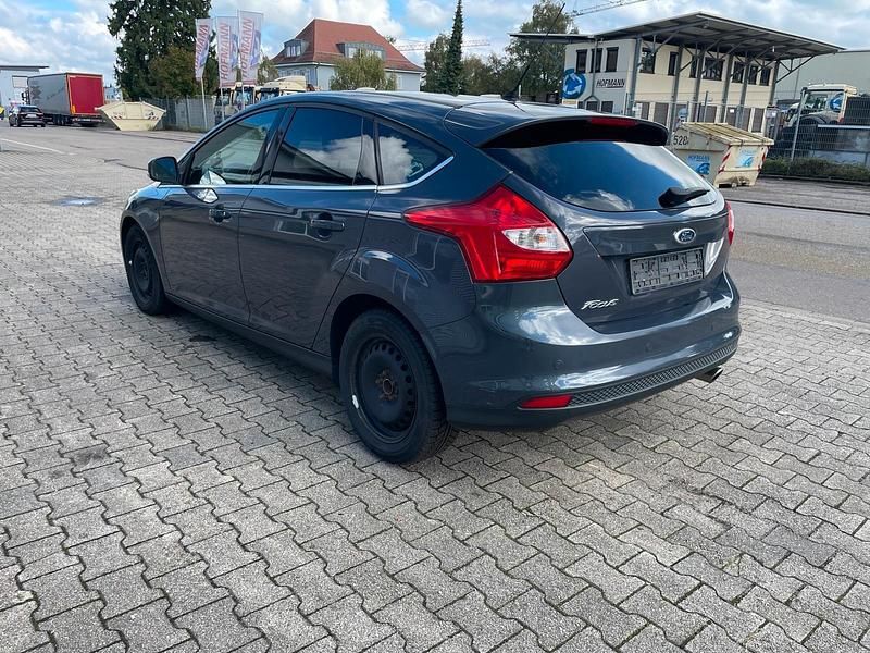 Usata Ford Focus 150 CV (110 kW) 2011 Grigio Berlina